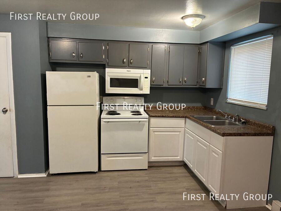 4909 Northcutt Pl #10 - Photo 2 of 8