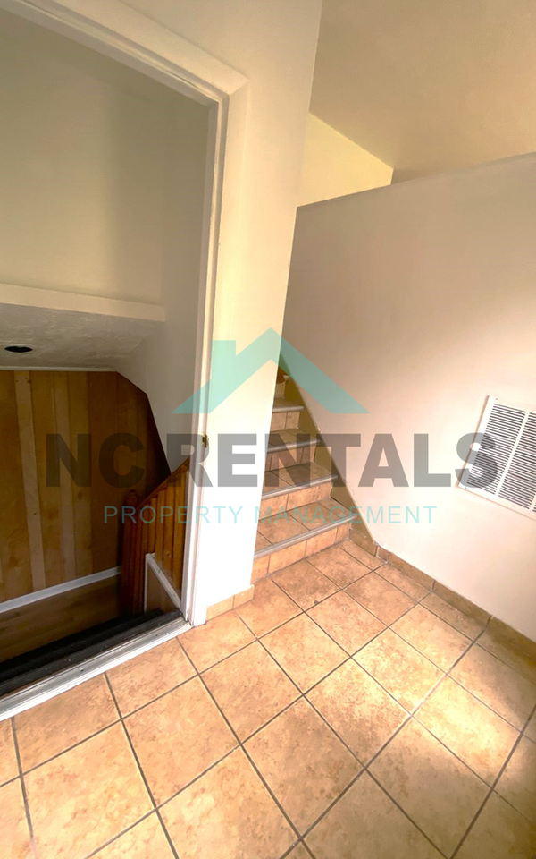 730 Motor Rd - Photo 5 of 35