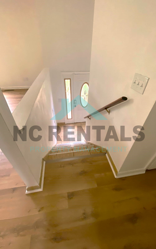 730 Motor Rd - Photo 7 of 35