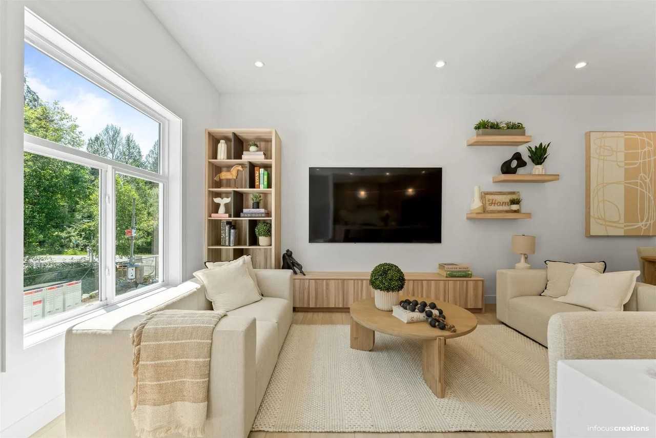 8924 Cedar St - Photo 4 of 31