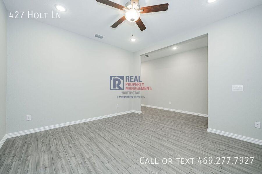 427 Holt Ln - Photo 6 of 44