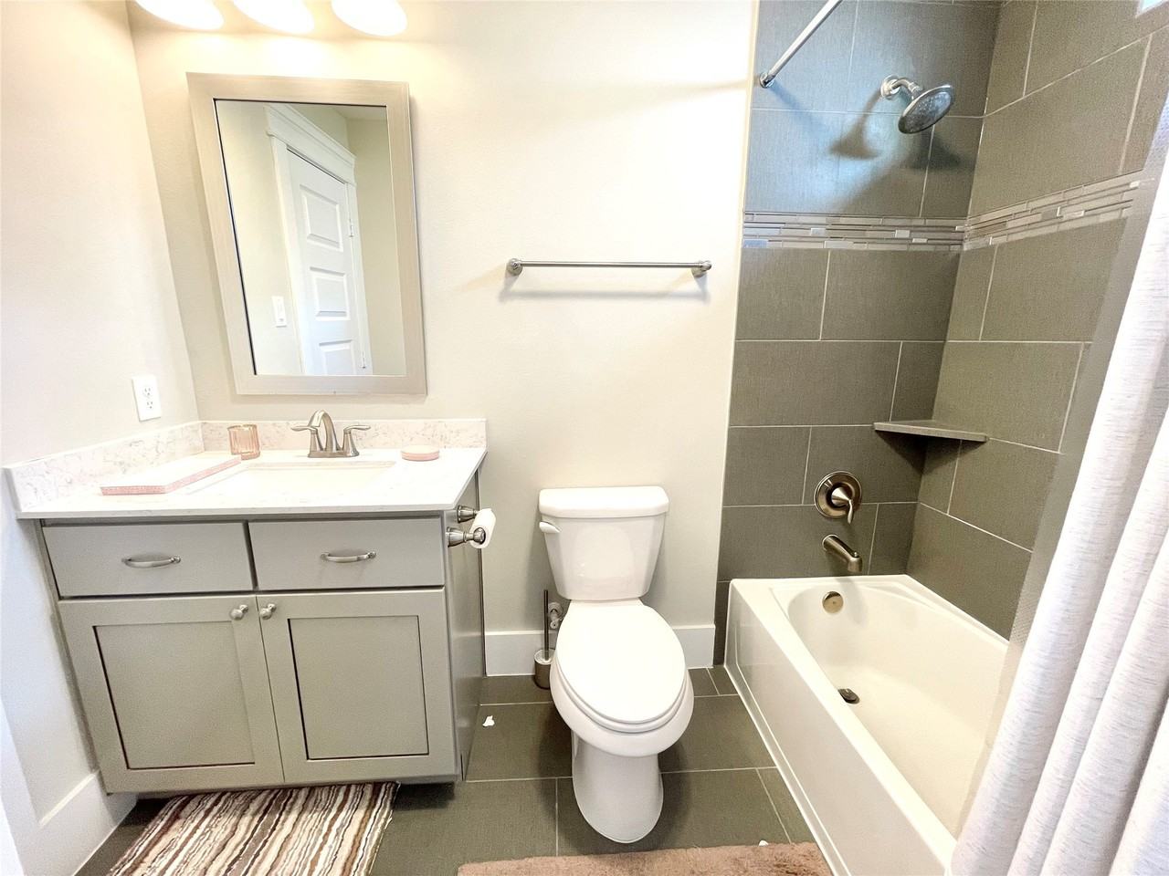 809 Leavenworth Avenue #809 - Photo 5 of 24