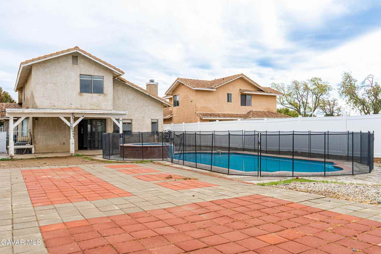 45809 Evelyn Court #45809 - Photo 6 of 24