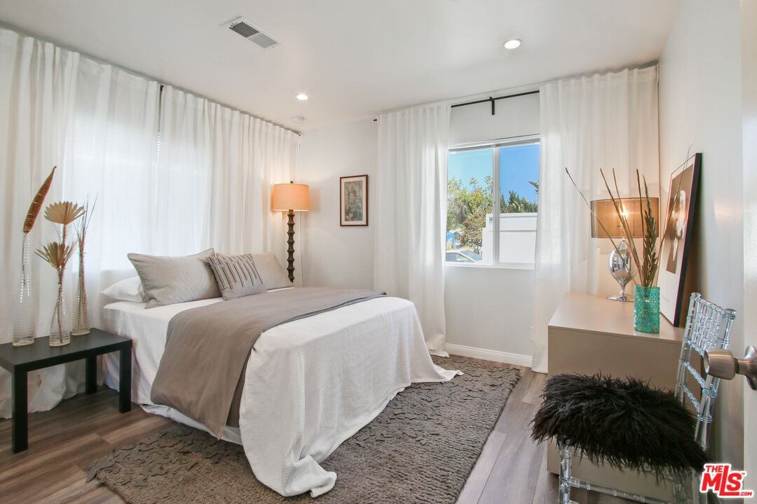 6438 Rhea Ave #6438 - Photo 3 of 9