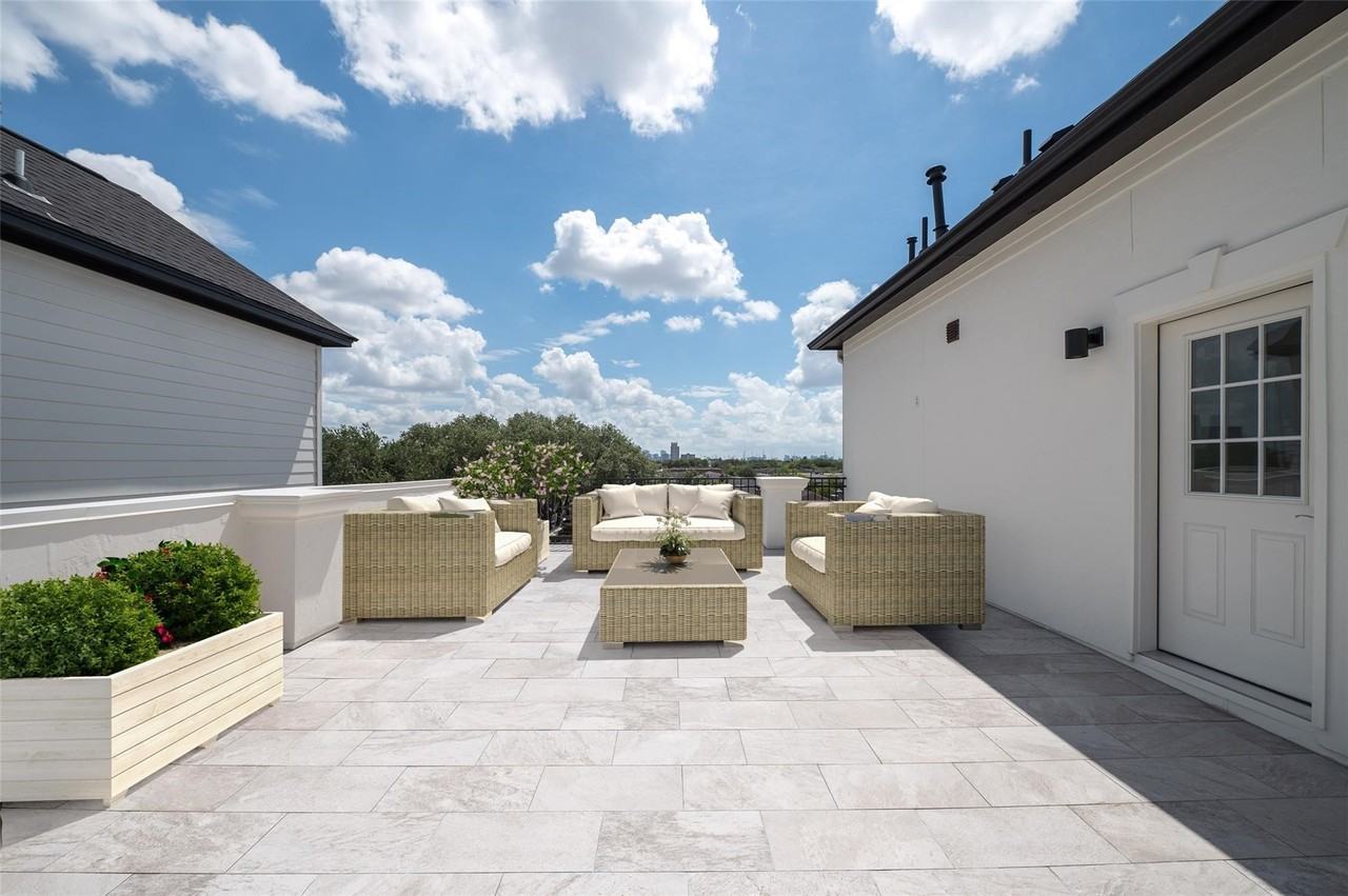 3327 Beverly Forest Dr #3327 - Photo 3 of 12