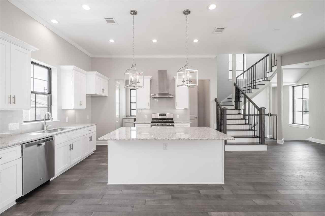 3327 Beverly Forest Dr #3327 - Photo 7 of 12