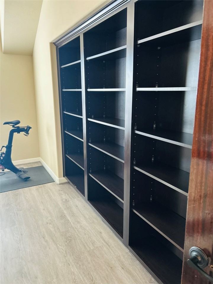 1049 West 22nd Street #1049H - Photo 4 of 43