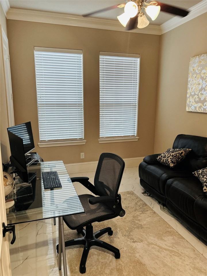 1049 West 22nd Street #1049H - Photo 7 of 43