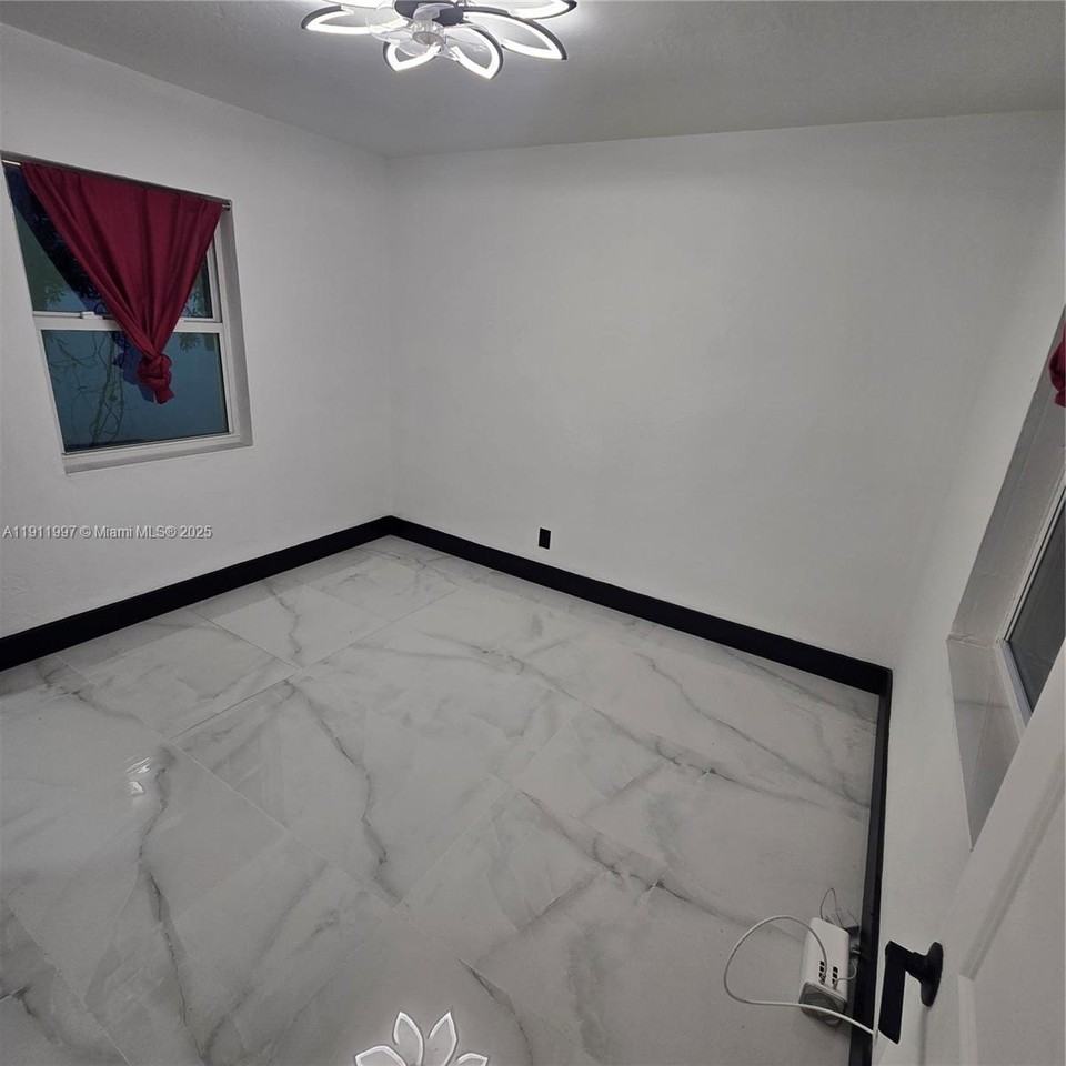 77 Nw 51st St #77REAR - Photo 7 of 14