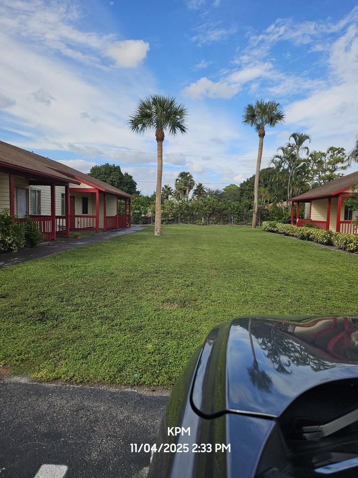 1305 Rosewood Villa Lane #1305-7 - Photo 6 of 20