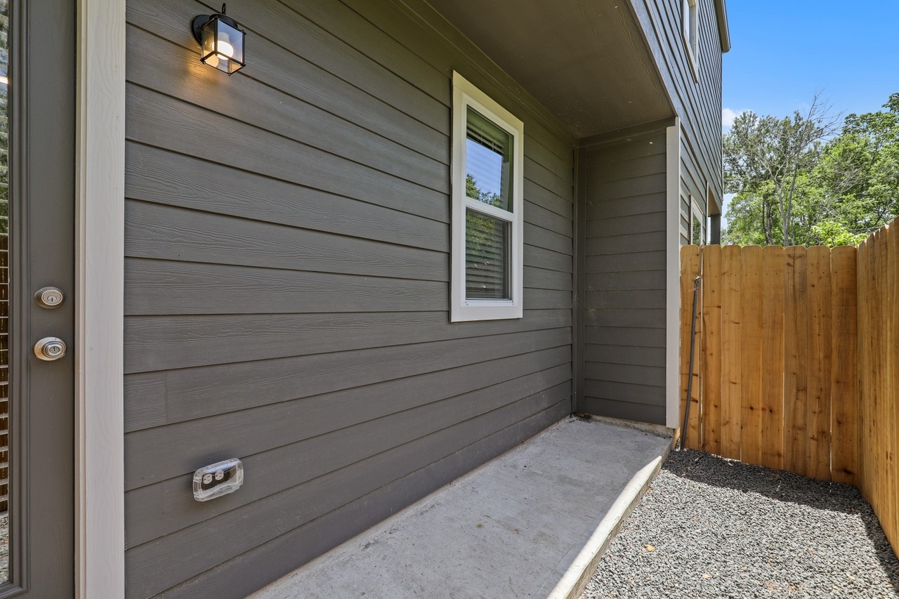 13502 Axel Ln #13502 - Photo 3 of 35