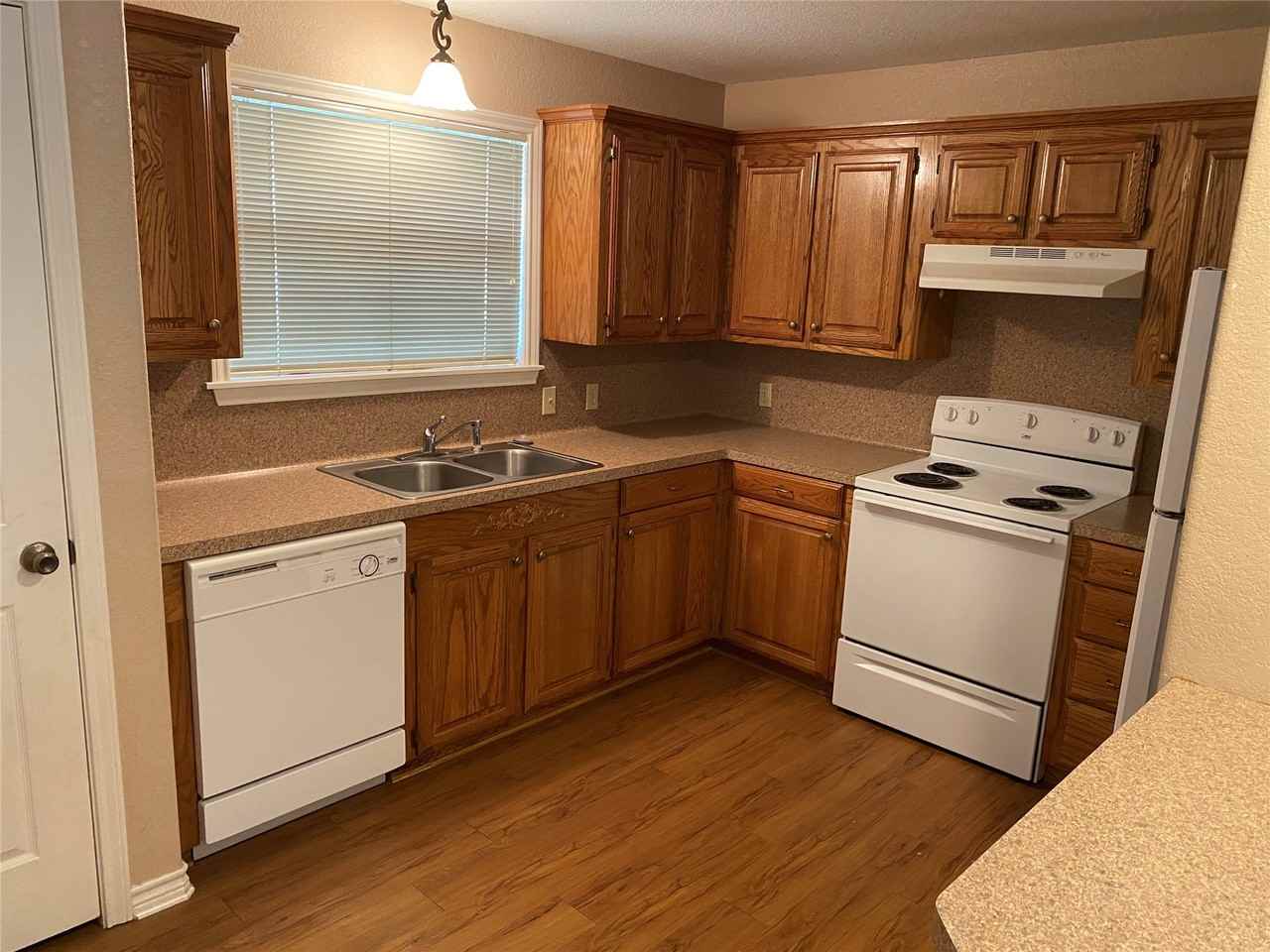 224 North Fairfield Street #224 - Photo 6 of 17