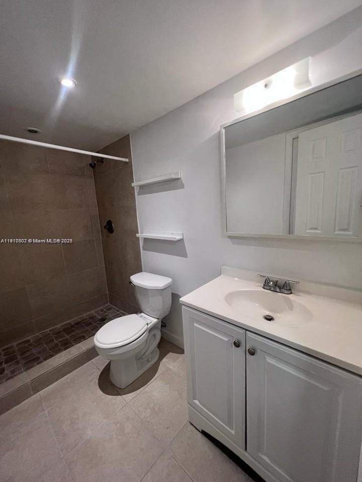 933 Ne 199th St #933-104 - Photo 3 of 7