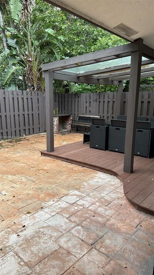 546 Ne 199th Ln #5464W - Photo 2 of 19