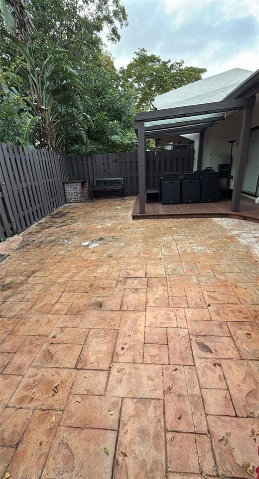 546 Ne 199th Ln #5464W - Photo 3 of 19