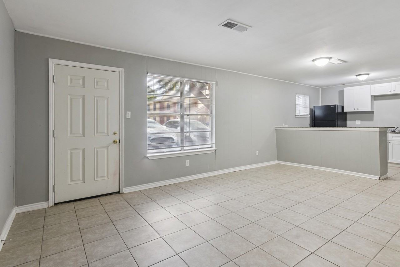 3641 North Macgregor Way #3641-31 - Photo 2 of 16