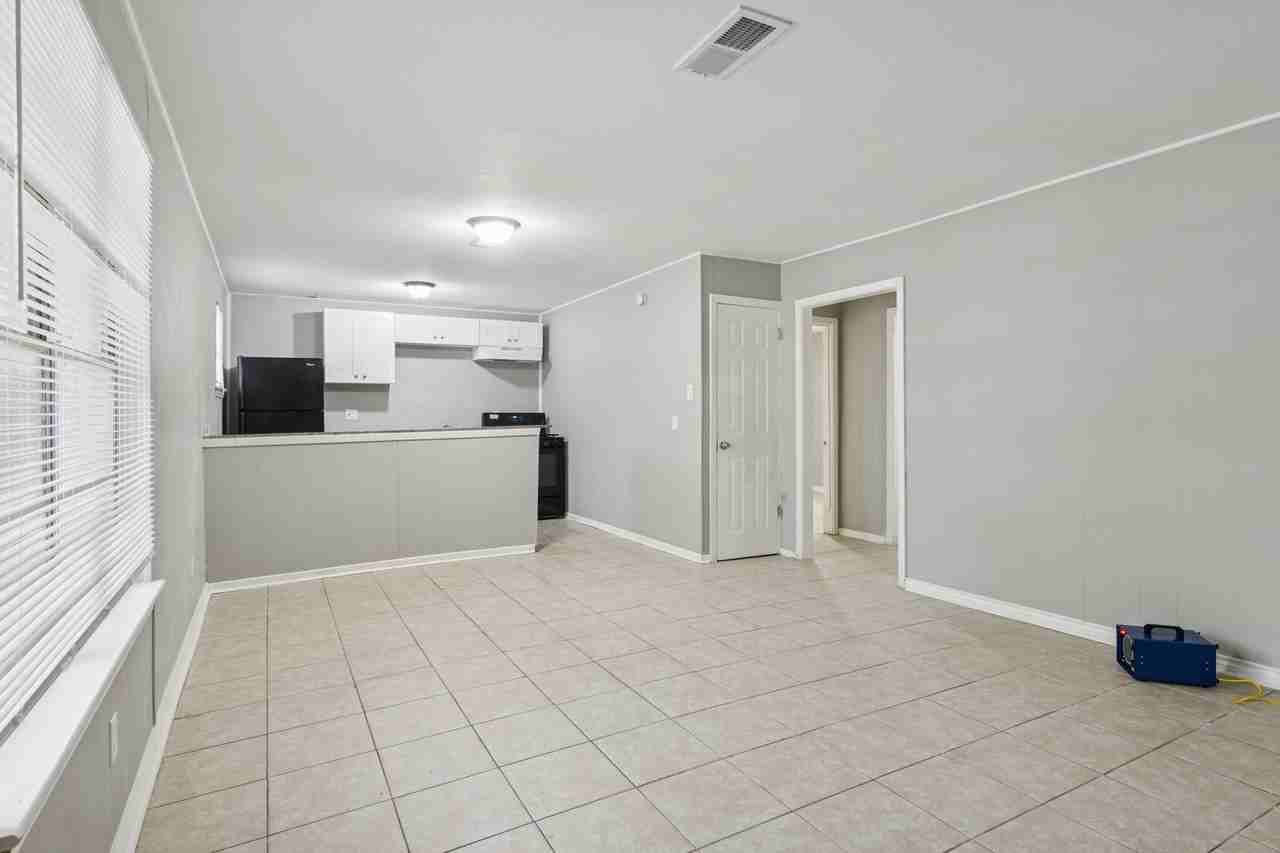 3641 North Macgregor Way #3641-31 - Photo 4 of 16