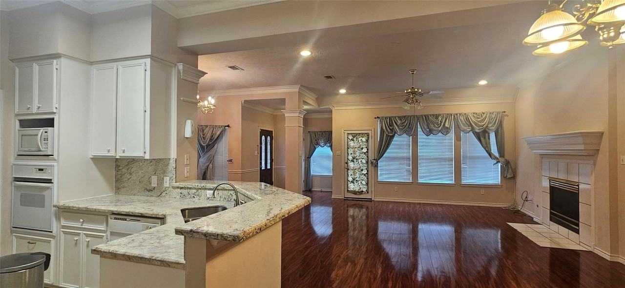 1903 North Travis Street #1903 - Photo 7 of 13