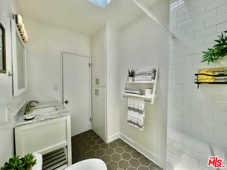 1217 Virgil Avenue #12177B - Photo 4 of 20