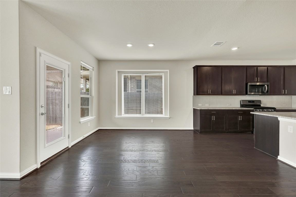 908 Leadtree Loop #908 - Photo 3 of 38