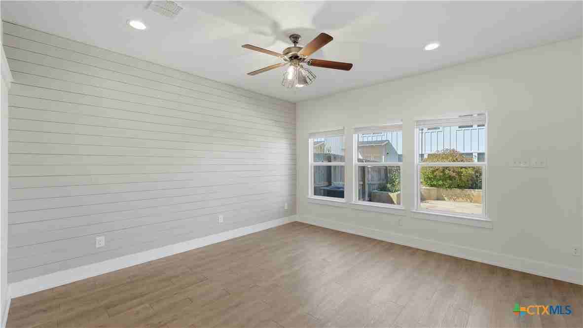 223 Sapphire #223 - Photo 6 of 38