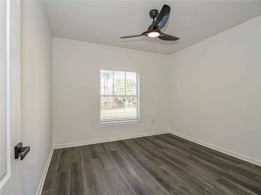 5090 Fairways Cir #5090H206 - Photo 7 of 34