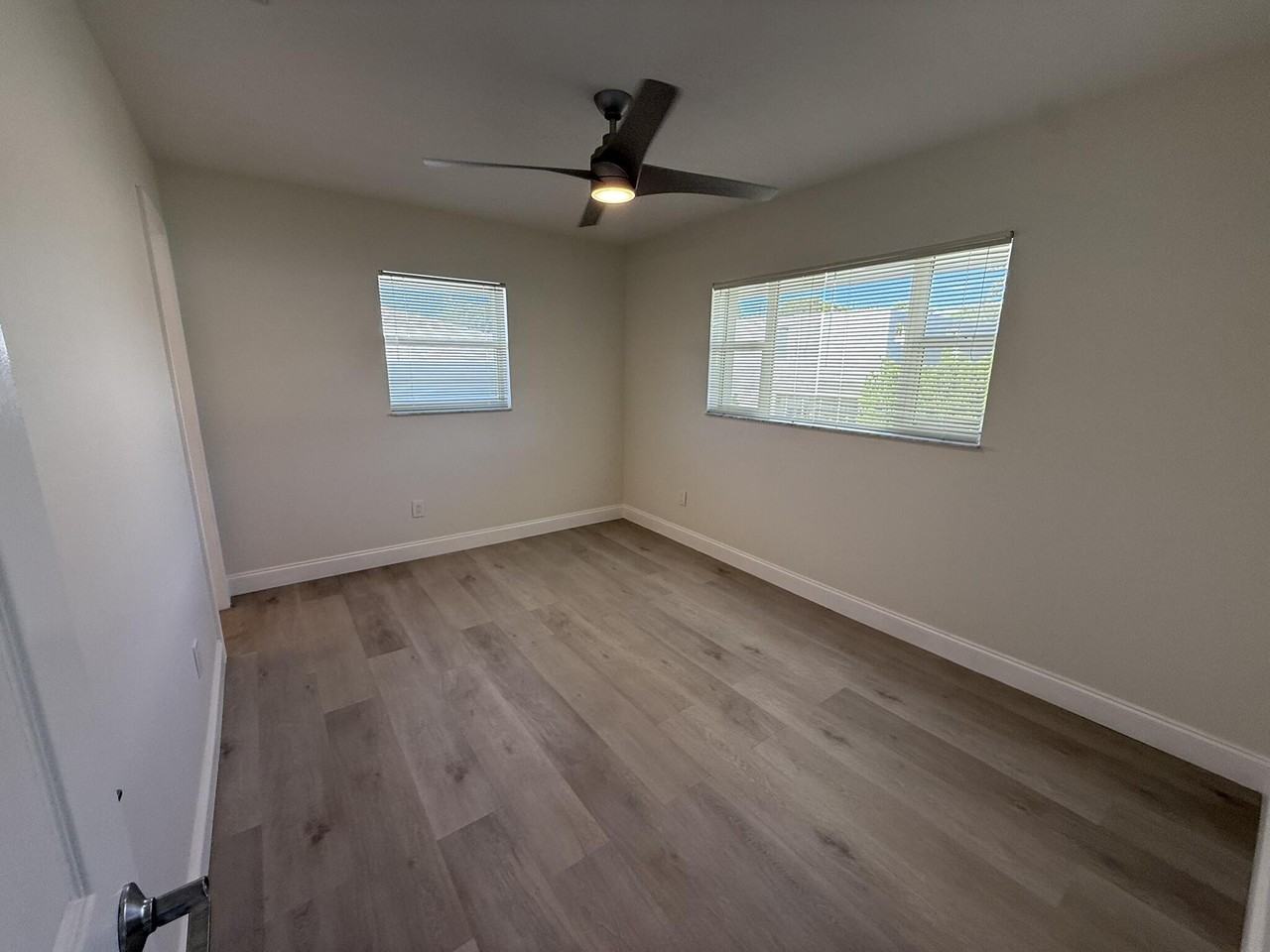 435 Collins Street - Photo 3 of 12