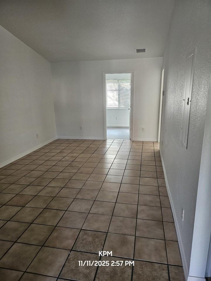 1305 Rosewood Villa Lane