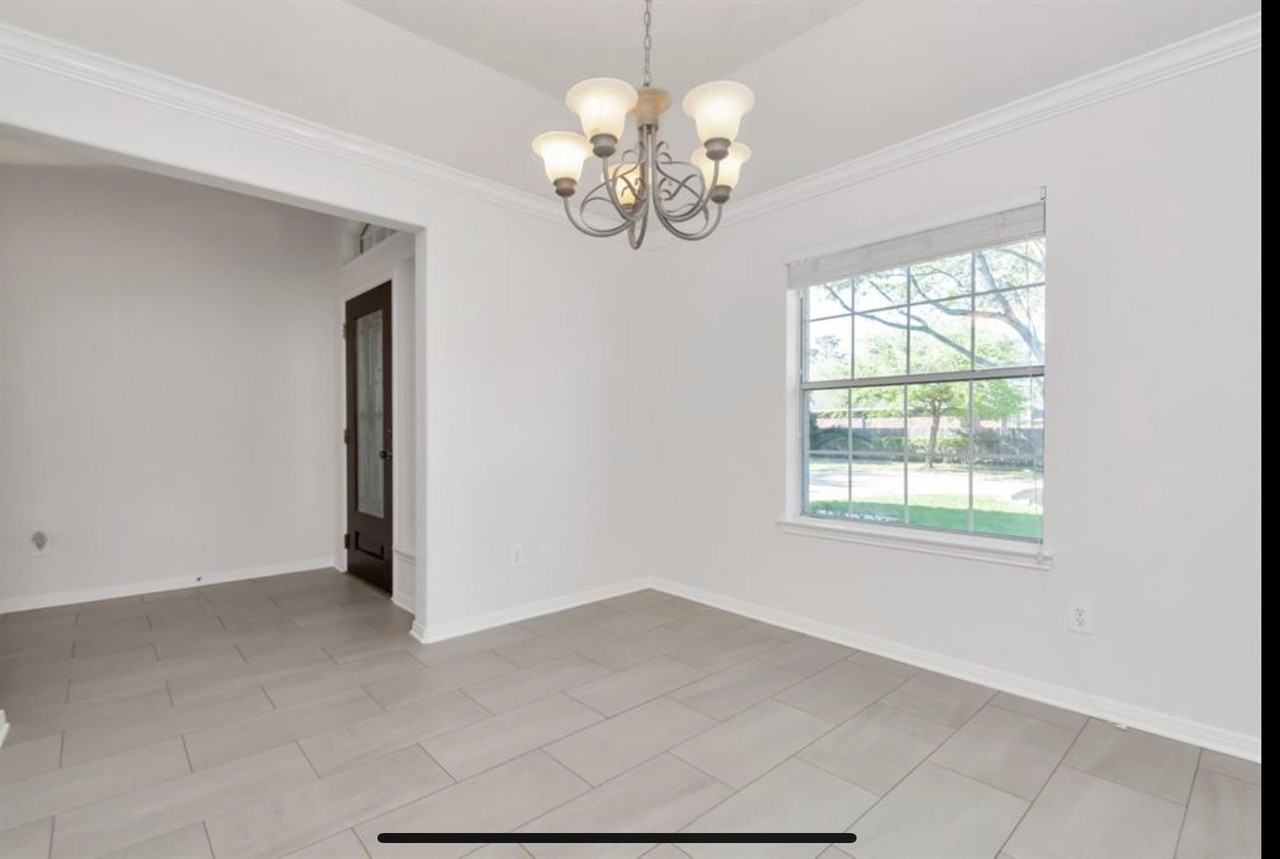 20911 Sagelaurel Ln #20911 - Photo 6 of 34