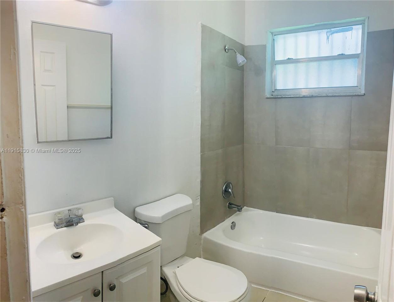 661 Ne 86th St #661-3 - Photo 6 of 11