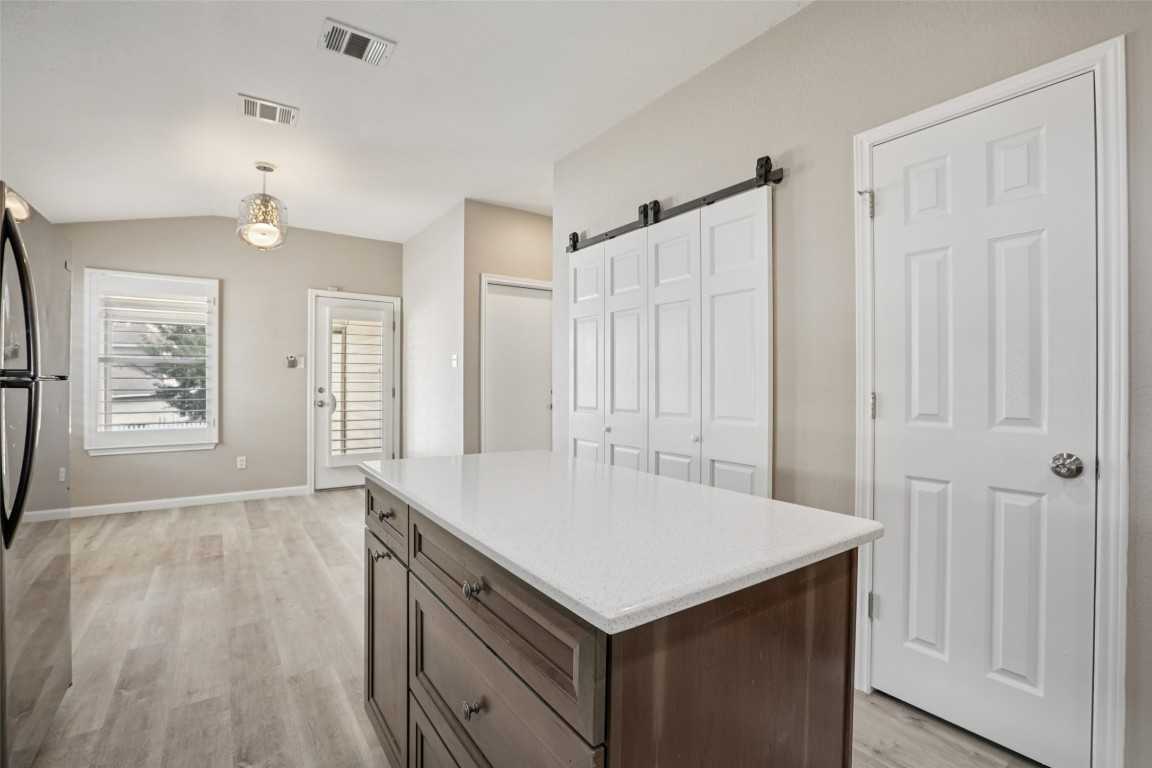 4937 Hartson #4937 - Photo 4 of 39