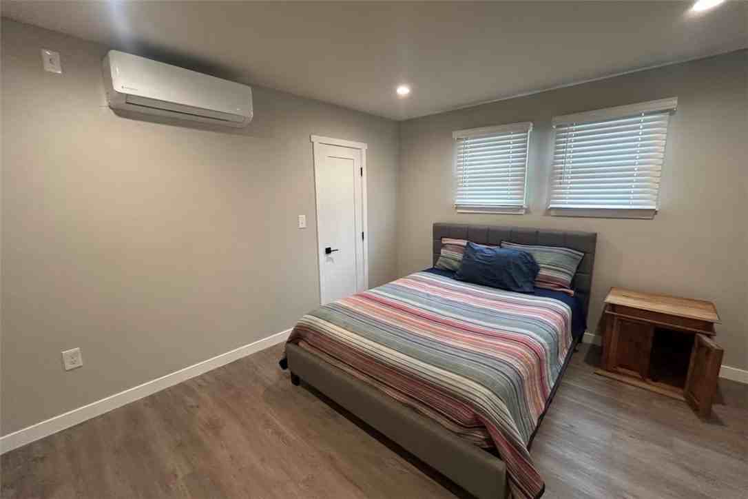 181 N Waverly St #181 - Photo 2 of 18