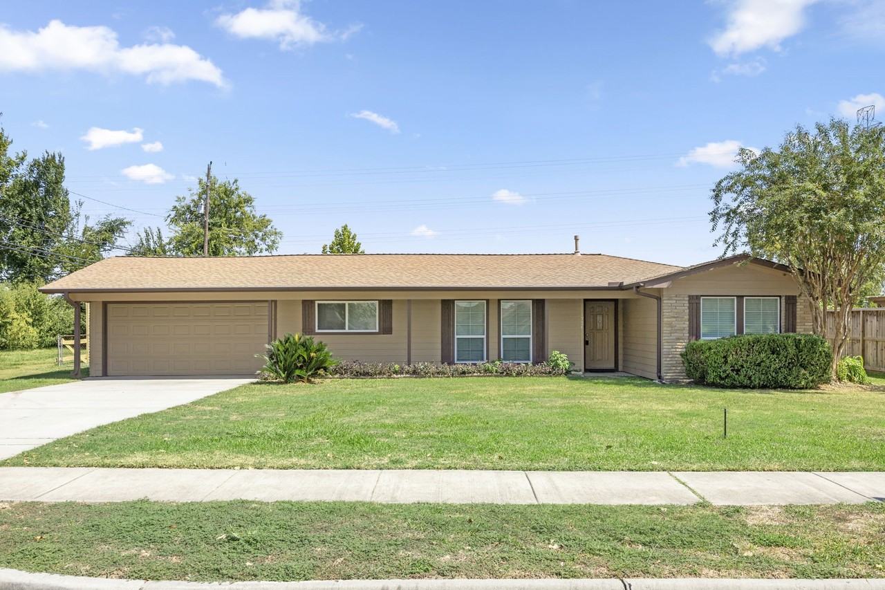 1726 Wycliffe Dr #1726 - Photo 4 of 22