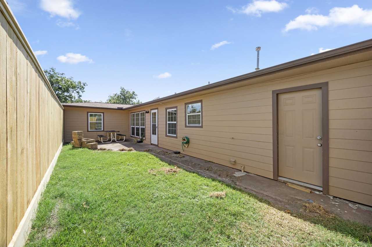 1726 Wycliffe Dr #1726 - Photo 7 of 22