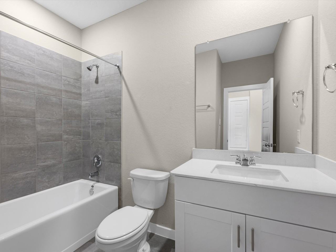 2010 W Darlington Oak Ct #2010 - Photo 2 of 21