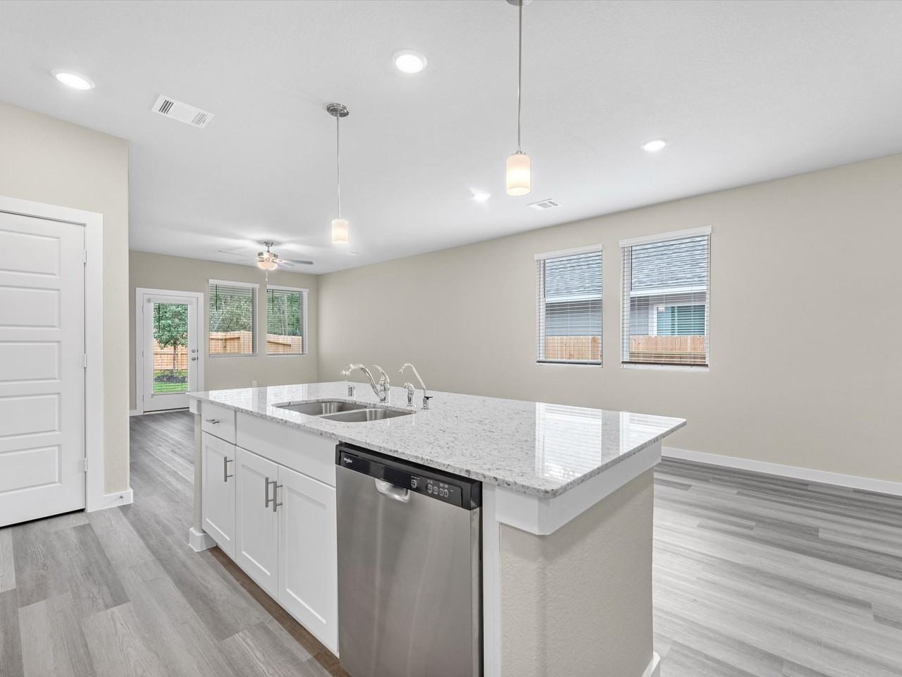 2010 W Darlington Oak Ct #2010 - Photo 3 of 21