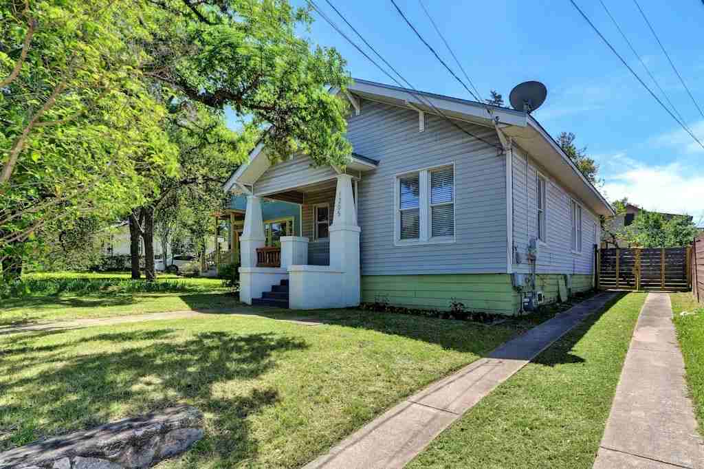 1205 East 12th Street #1205