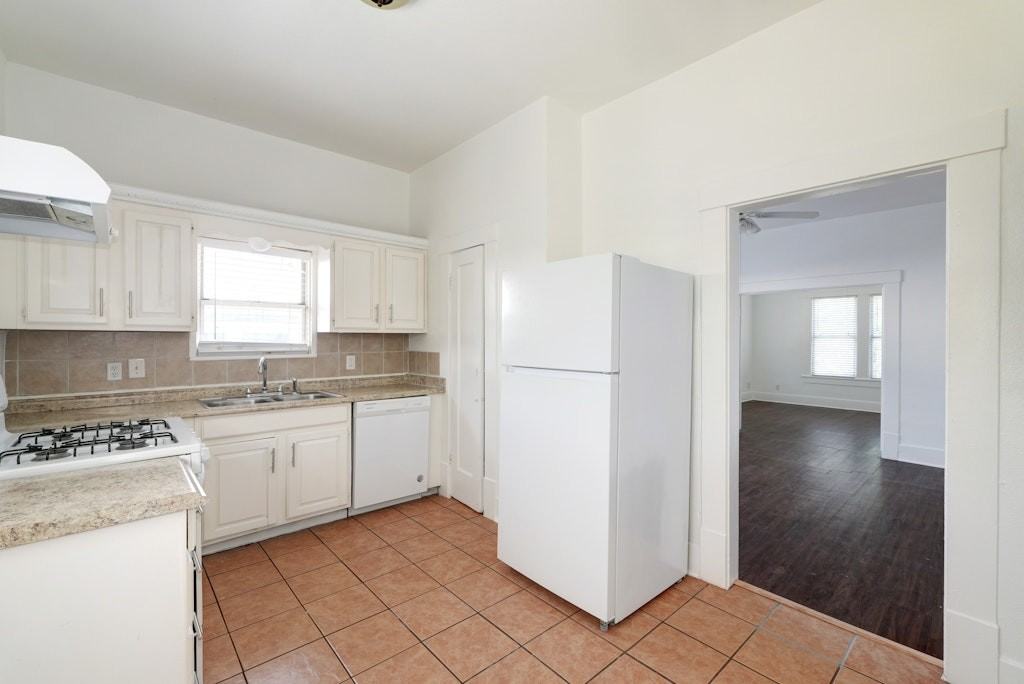 1205 East 12th Street #1205 - Photo 2 of 15