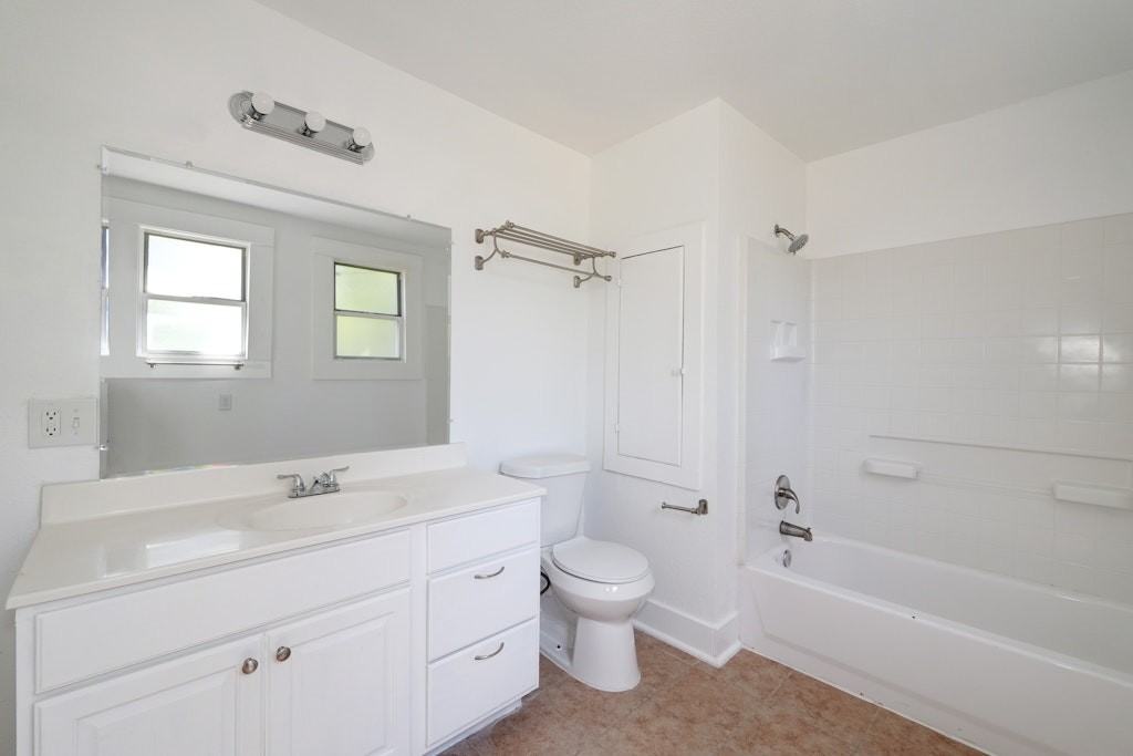 1205 East 12th Street #1205 - Photo 3 of 15