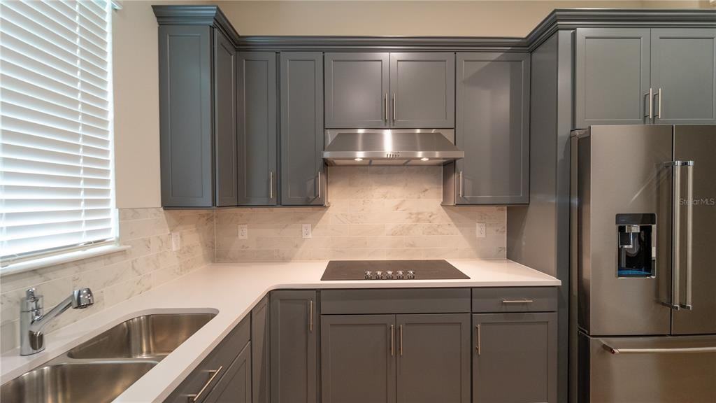 16446 Lone Oak Cir #16446 - Photo 3 of 50