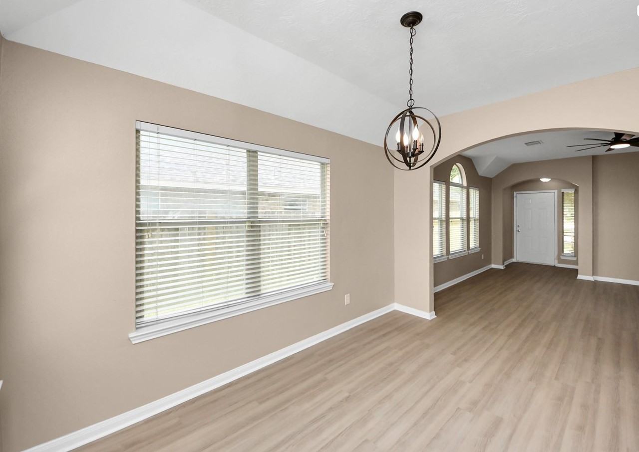 7407 Rustic Chase Drive #7407 - Photo 3 of 33