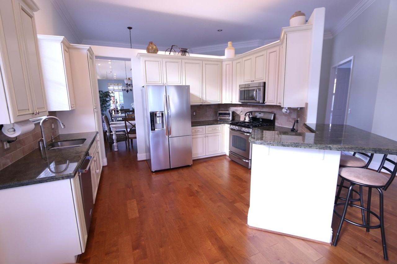 937 Augusta Pointe Dr #937 - Photo 3 of 20