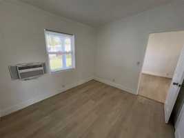 featured image of 320 Northeast 13th Avenue #320-6