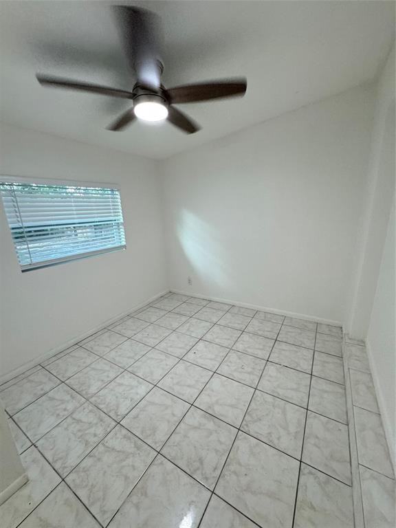 2401 Nw 2nd St #2401 - Photo 4 of 11