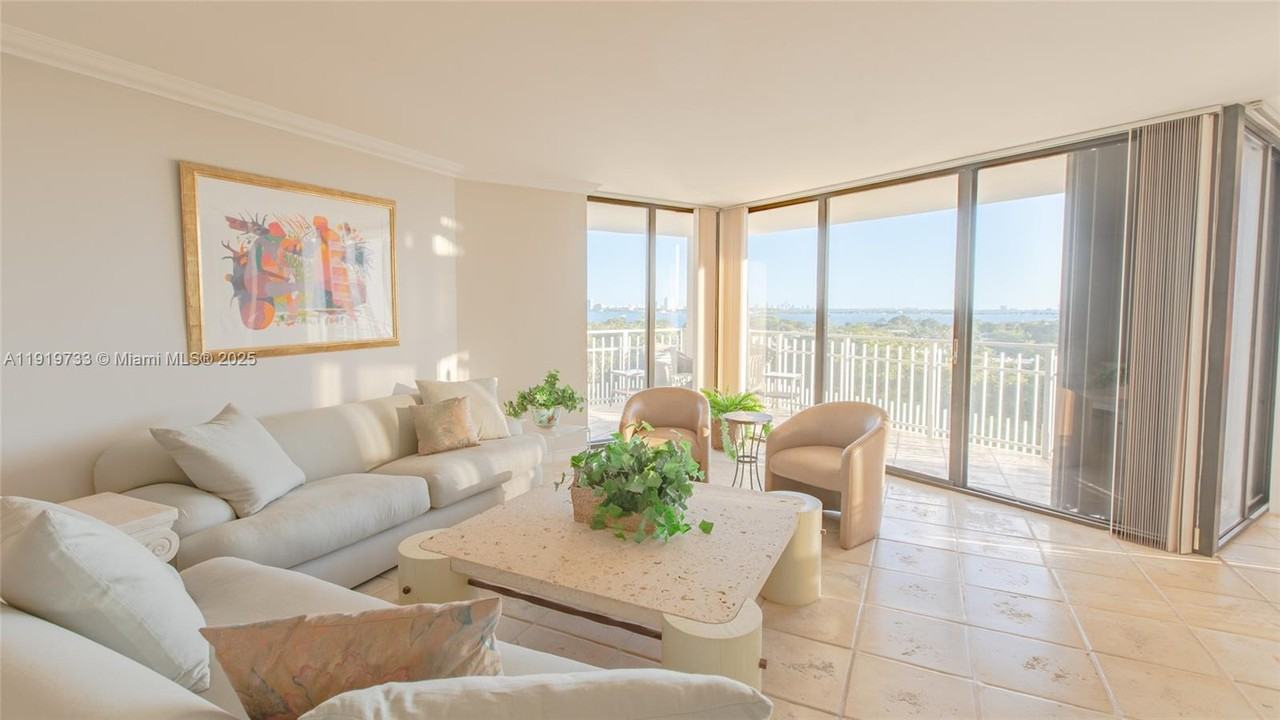 1000 Quayside Ter #1000-812 - Photo 2 of 36