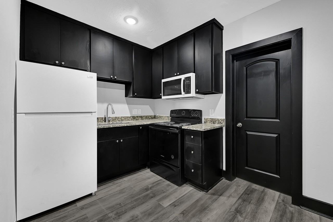 1313 10th Street #1313-1 - Photo 2 of 8