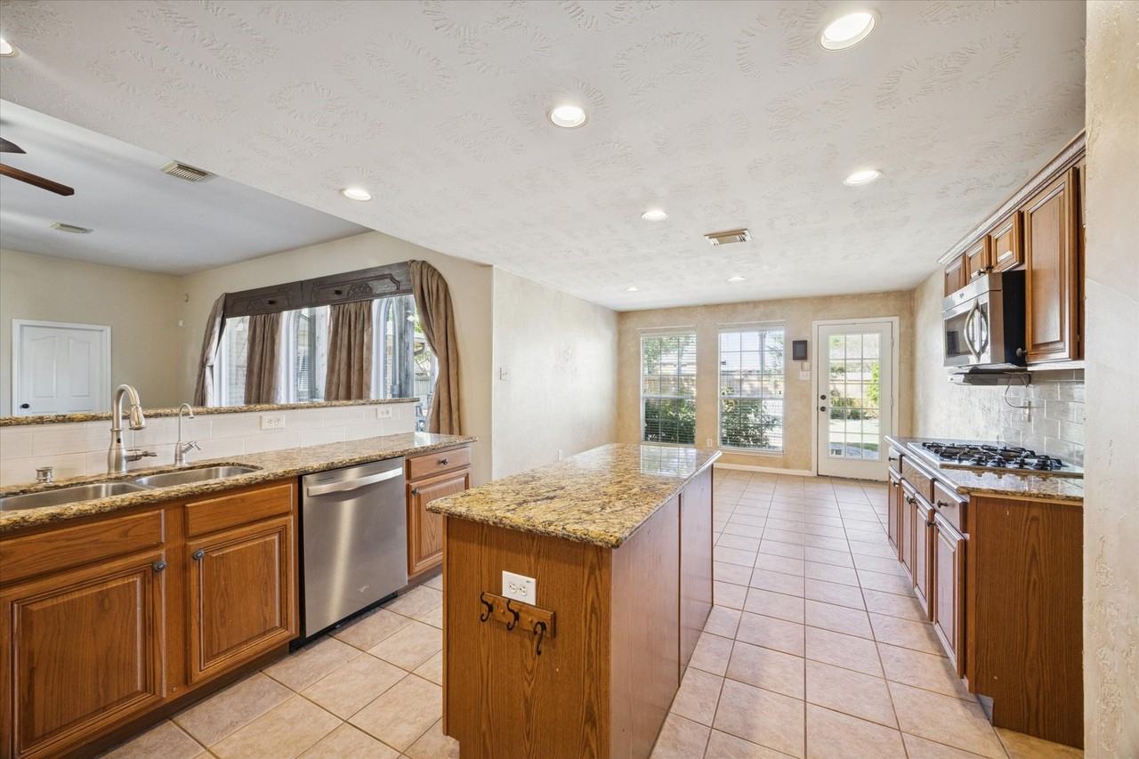 501 Pine Bluff Drive #501 - Photo 2 of 29