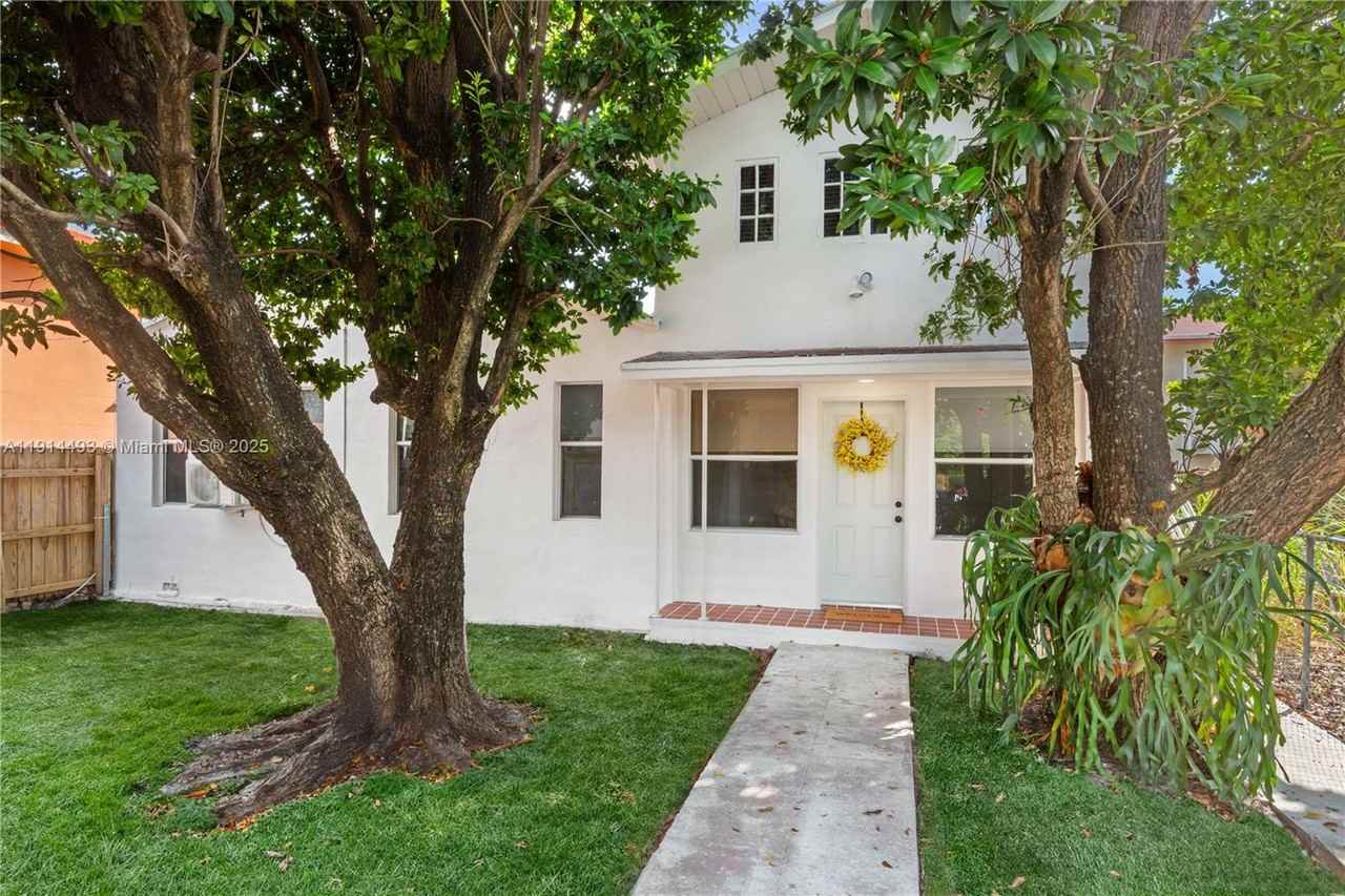 2508 Sw 10th St #2508-2508 - Photo 4 of 24