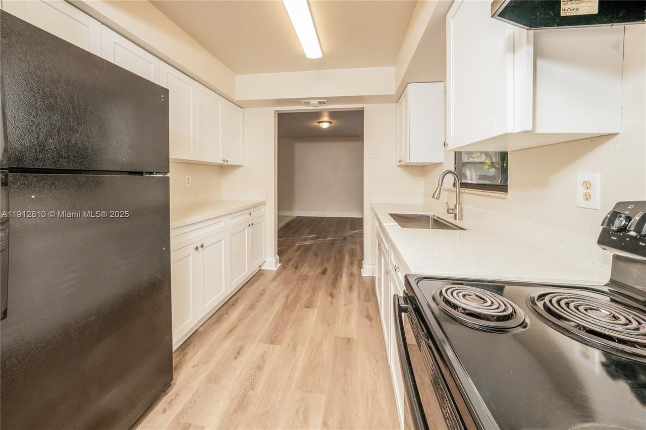 586 Udell Lane #586 - Photo 5 of 16