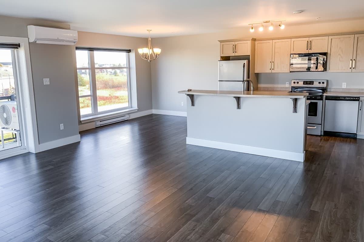 The Tides - Photo 2 of 11